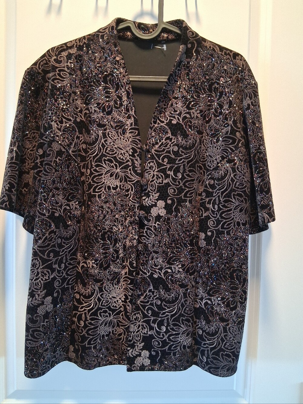 Mandarin Style Beautiful Black Floral Metallic Short-Sleeve Jacket